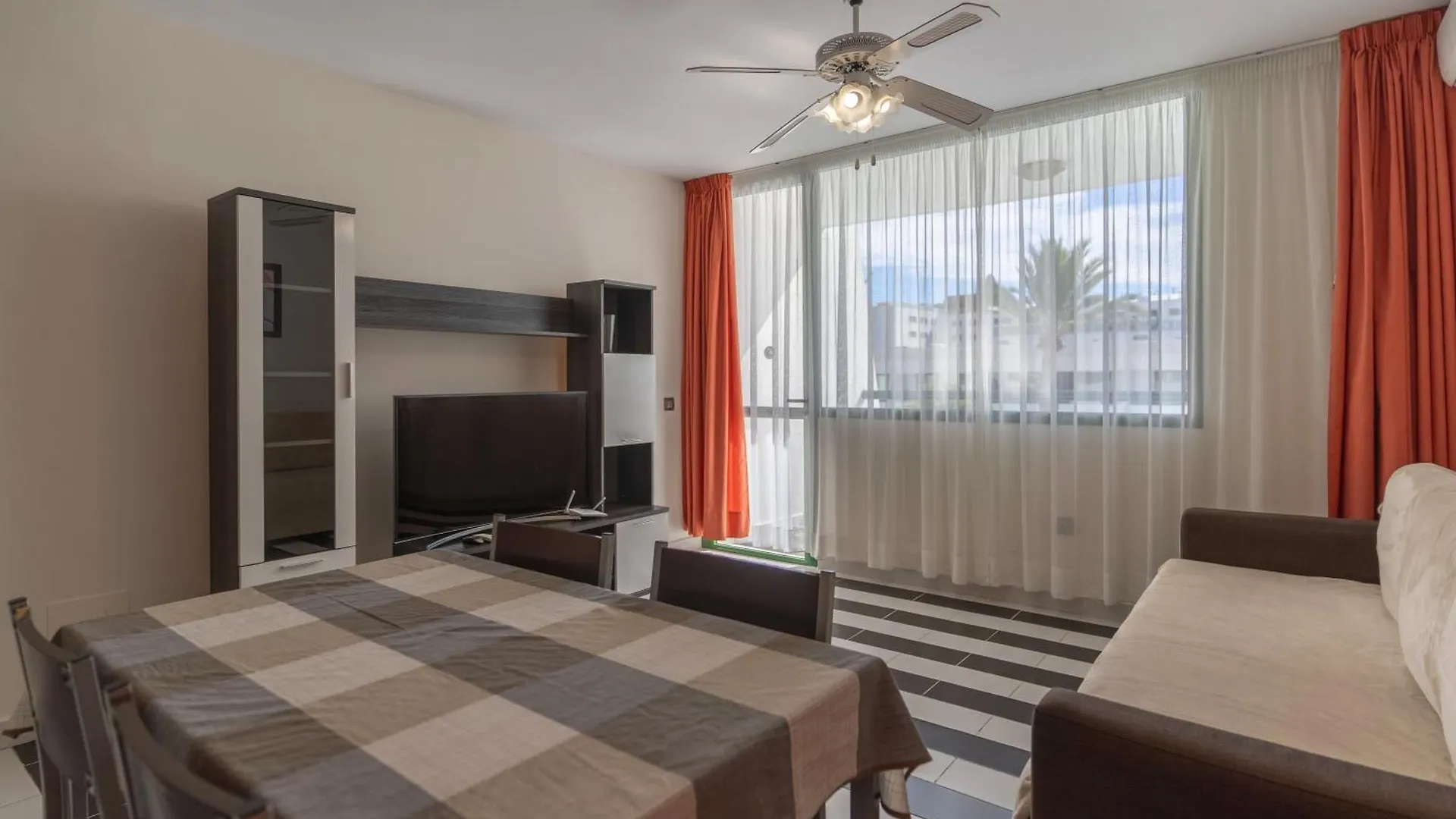 Optimist Tenerife Плая-де-лас-Америкас